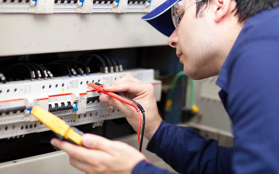 cherche électricien Paris 18